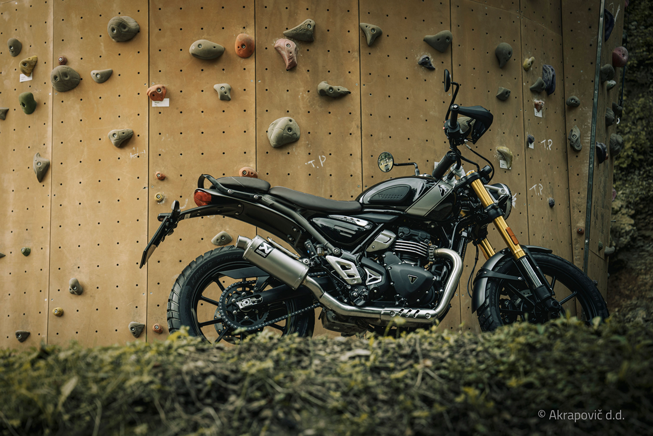 AKRAPOVIC Slip-On Line Muffler