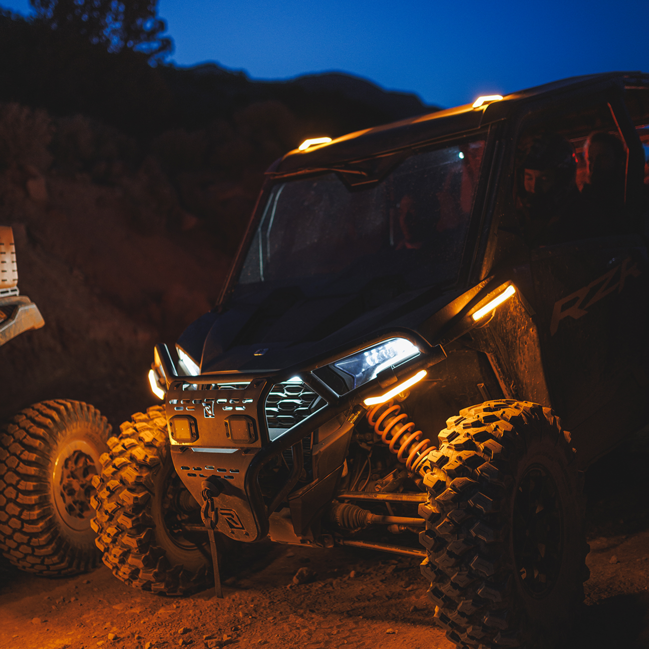 Ravek Apex Lights™ - Running - Amber - RZR Polaris