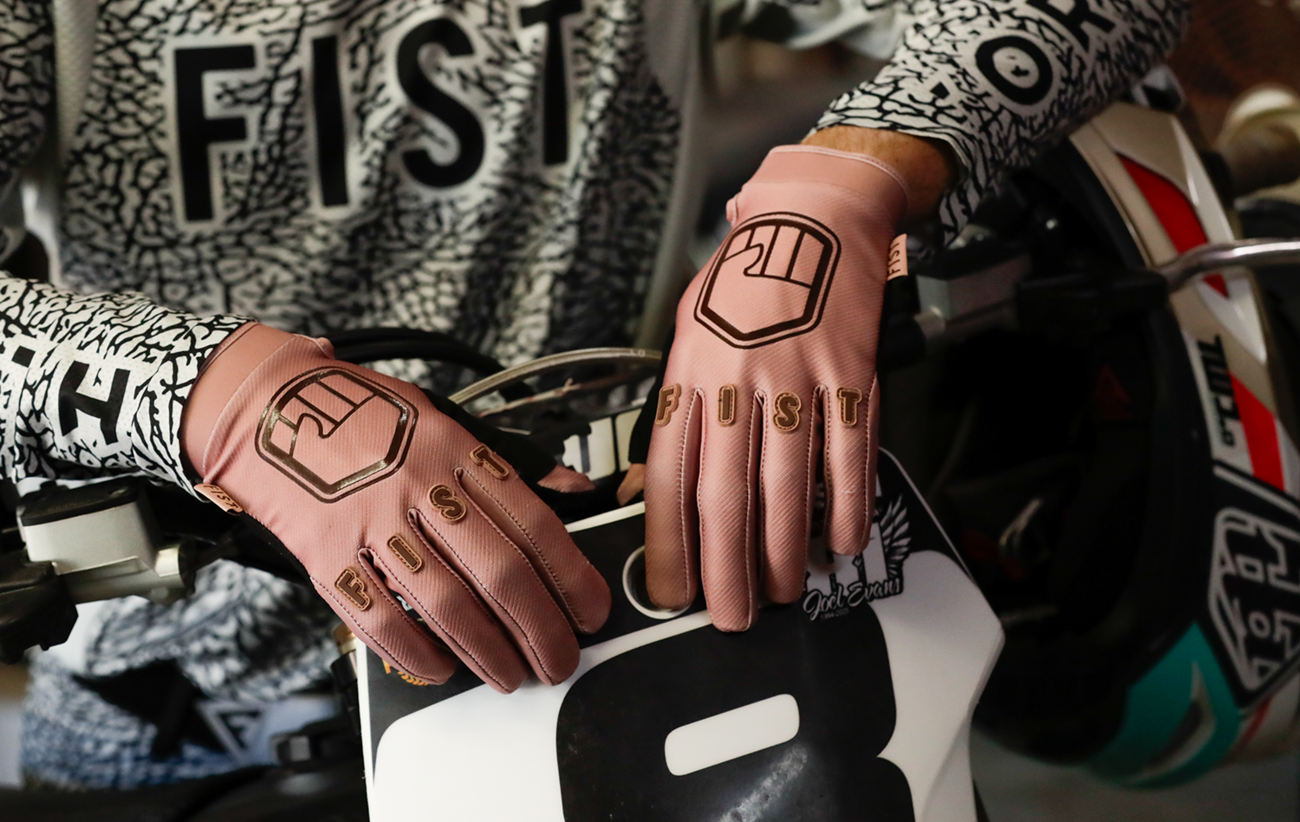 Fist handwear Strapped Earth Stocker Gloves