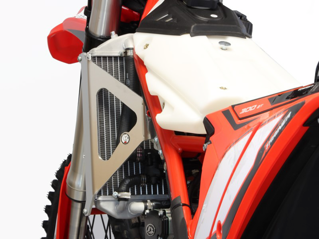 AXP Racing Radiator Braces Beta 250 / 300 Xtrainer 2023-2025