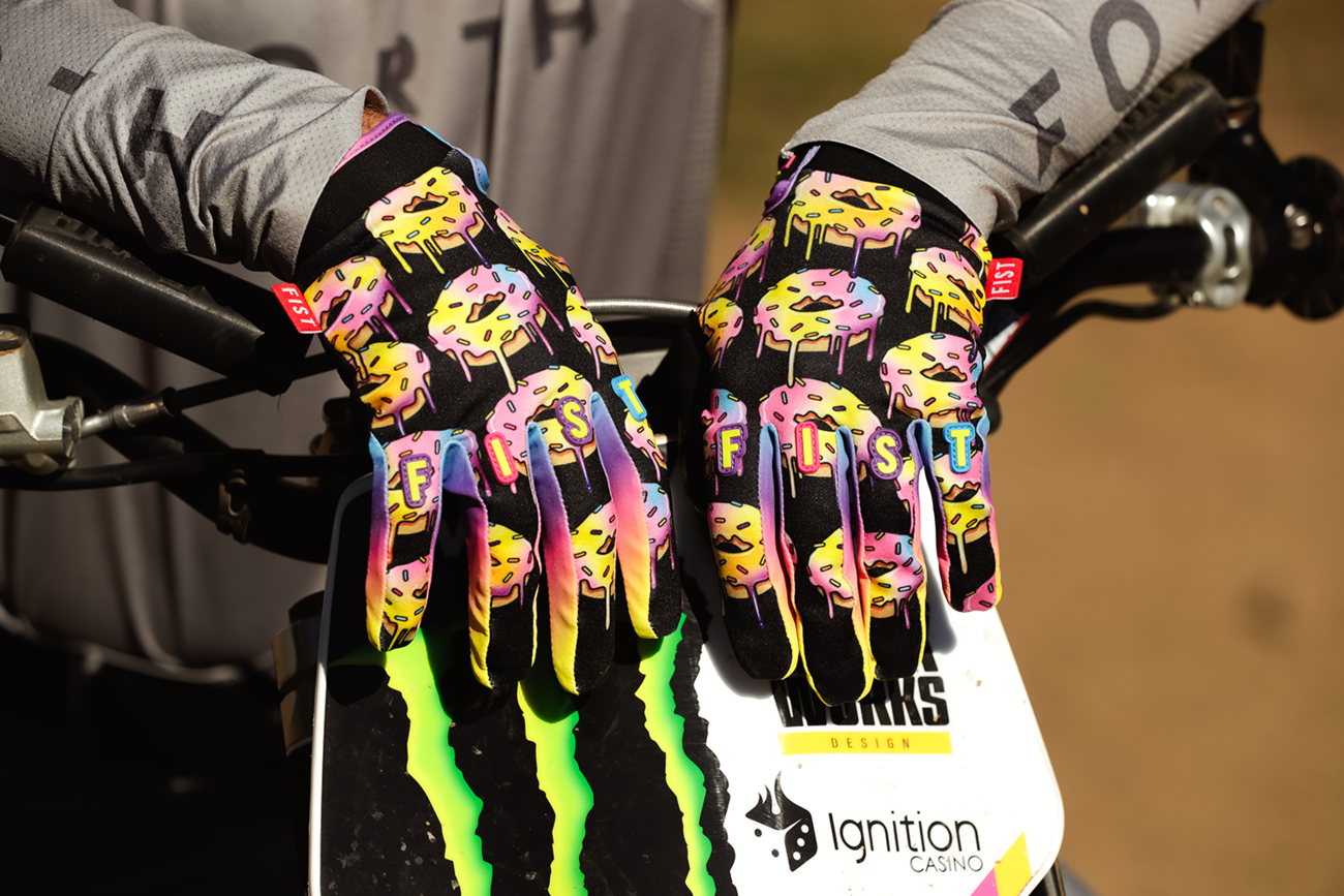 Fist handwear Strapped Caroline Buchanan Red Label Sprinkle Fades Gloves