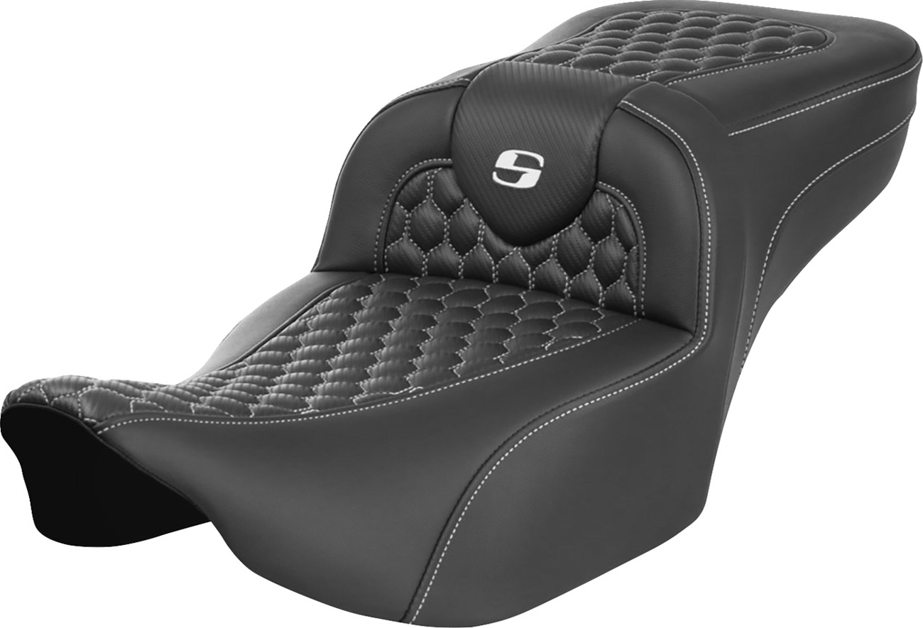 Saddlemen Roadsofa™ Extended Reach Seat - without Backrest - Honeycomb - White Stitch - FLTR/FLHX '23-'24 Harley Davidson