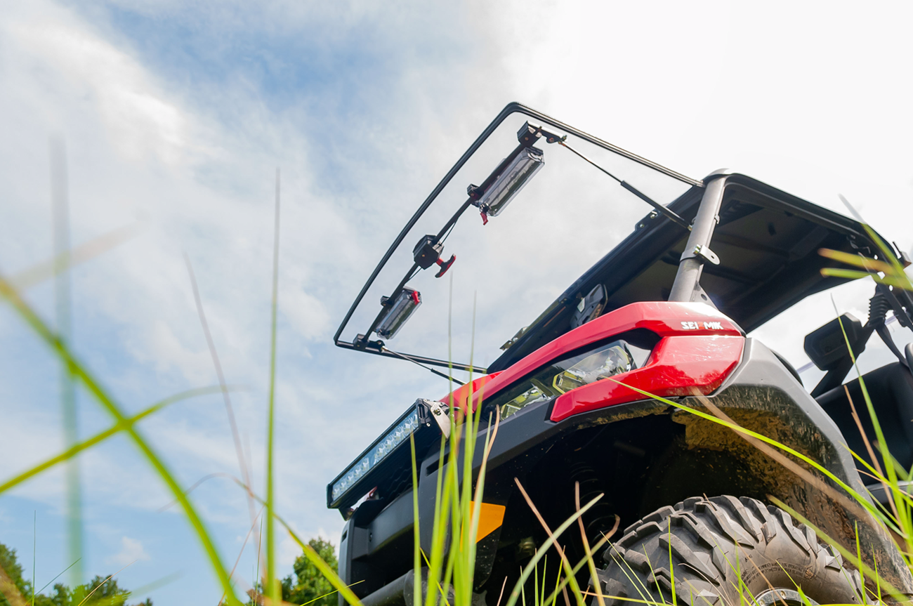 Seizmik Flip-Up Windshield With Vents Can AM Defender 1000 / 800 2016-2021