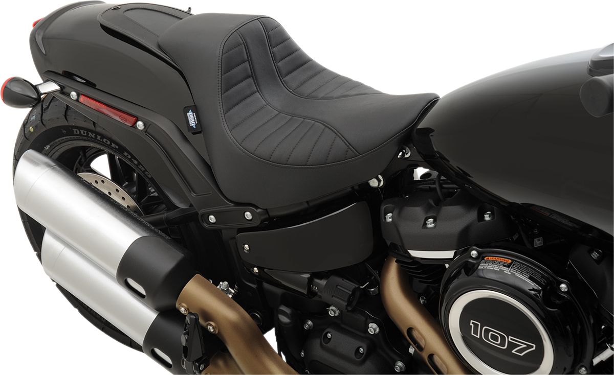 Drag specialties seats EZ-Solo Seat - Scorpion Stitch - Vinyl - FXFB/S '18-'22 2018-2019 Harley Davidson FXFB Fat Bob 107 / 2018-2021 Harley Davidson FXFBS Fat Bob 114 / 2022-2022 Harley Davidson FXBBS Street Bob 114