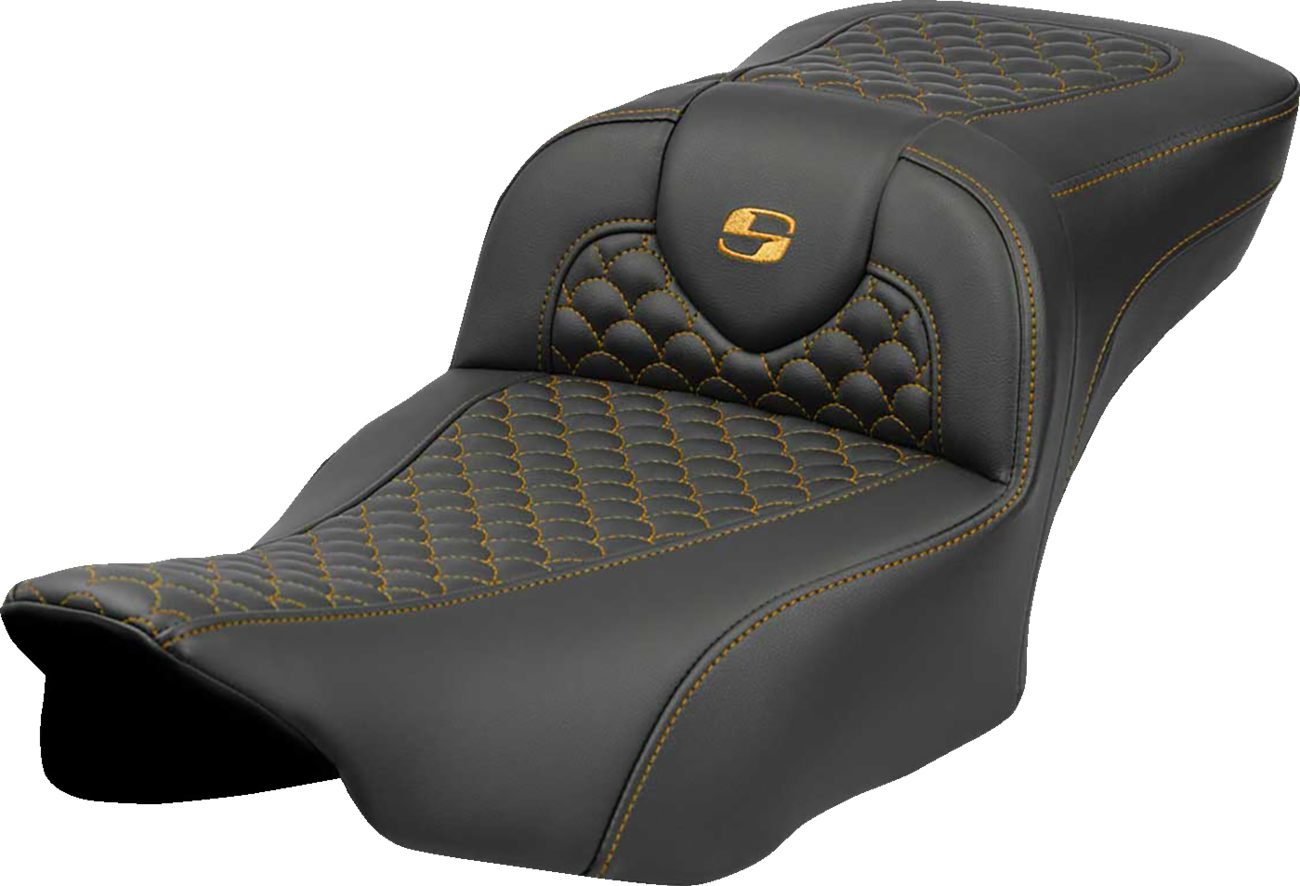 Saddlemen Roadsofa™ Extended Reach Seat - Dragon Scale Stitch - Gold Stitch - w/o Backrest - FLTR/FLHX '23-'24 Harley Davidson
