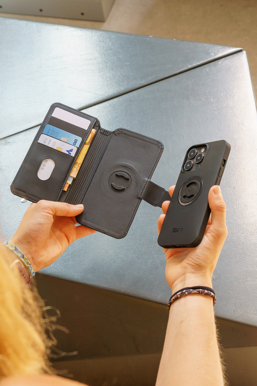 Sp connect SPC+ Magnetic Flip Cover - Medium