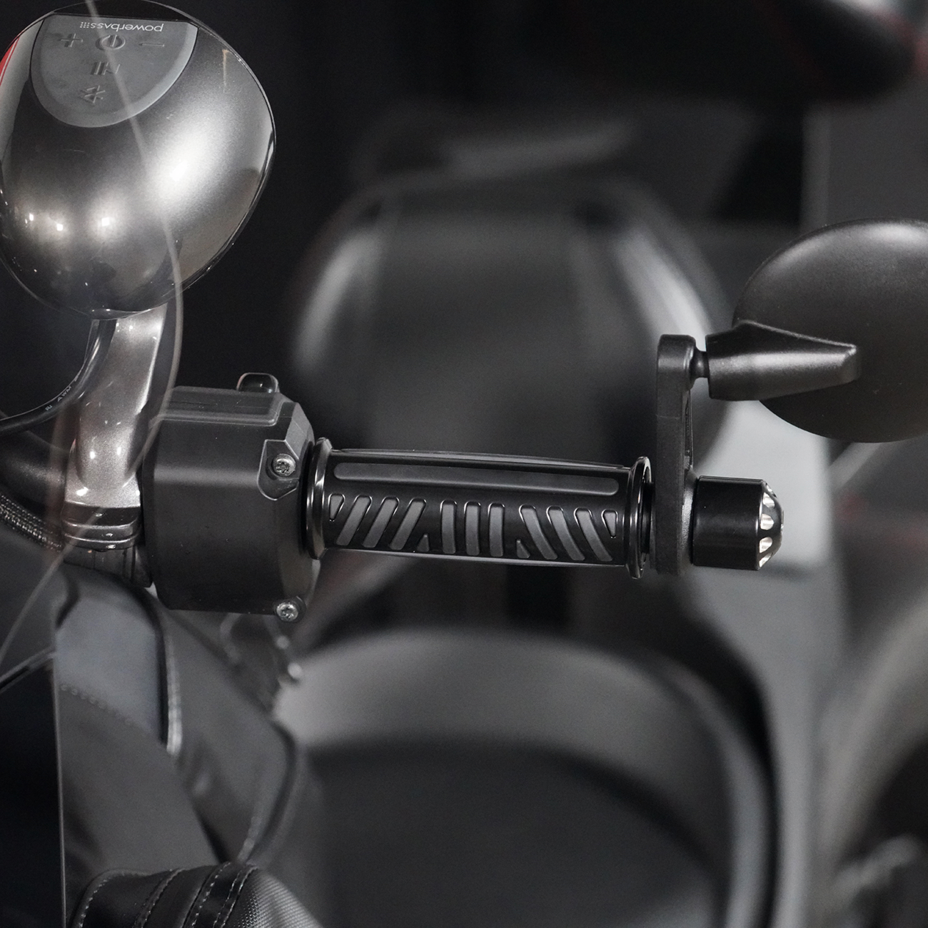 SHOW CHROME Combat Grips