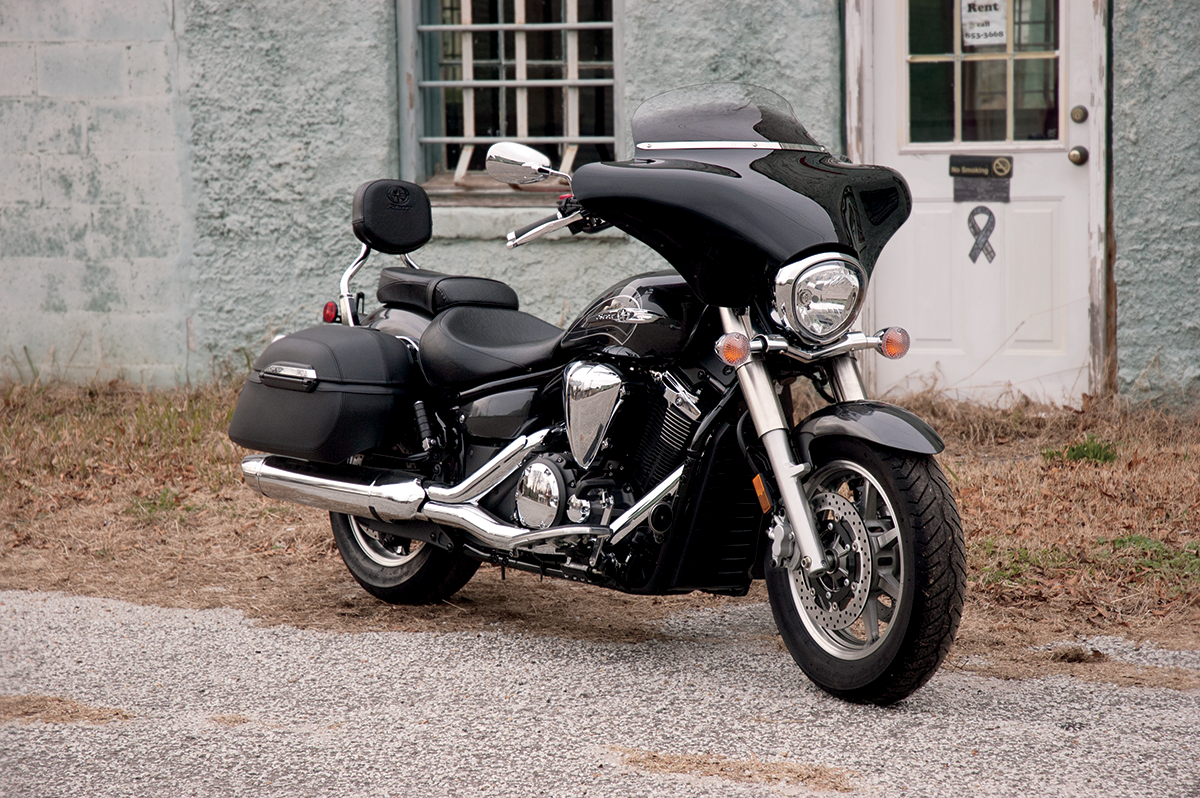 Memphis Shades Batwing Fairing Windshield Trim