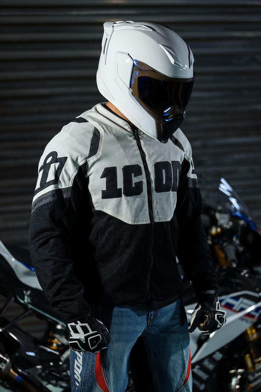 ICON Ultraflite™ Solid MIPS® Helmet