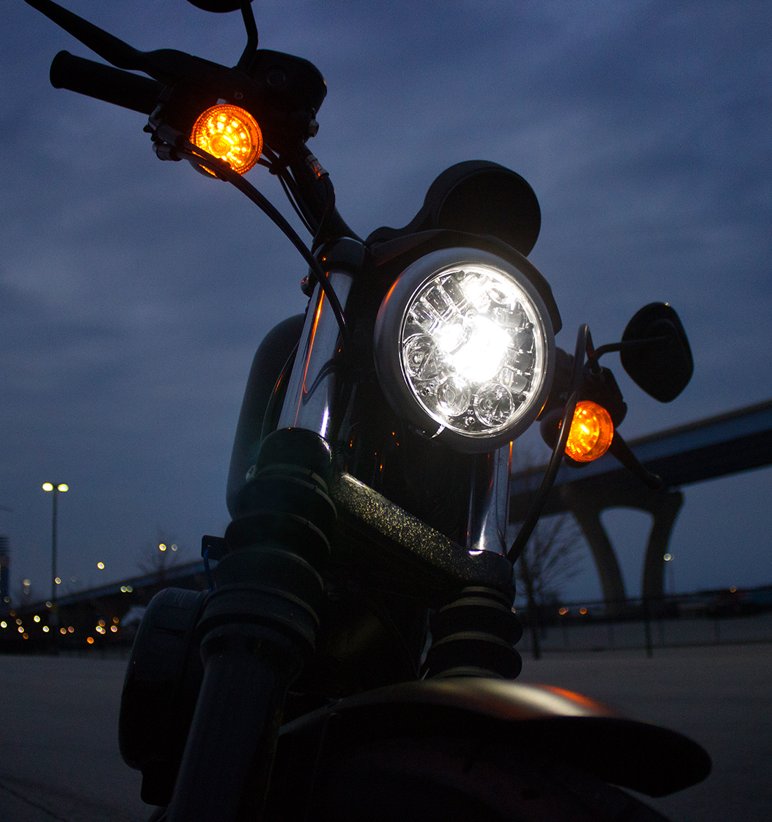 J.W. SPEAKER 5.75" Adaptive LED Headlight