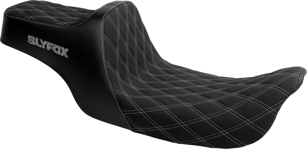Slyfox High Noon Seat - Double Diamond - Silver Logo - Silver Stitch - FXD '96-'03 Harley Davidson