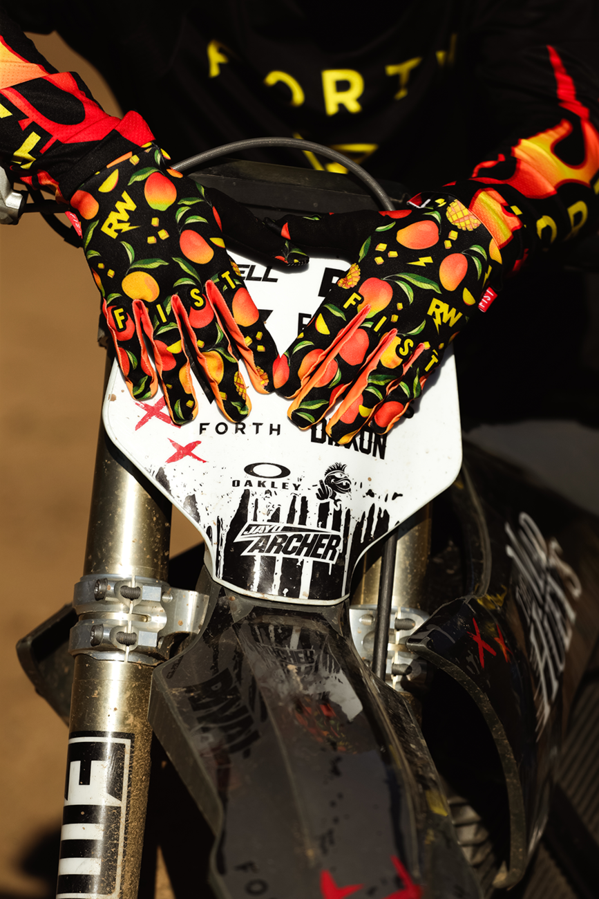 Fist handwear Strapped R-Willy Red Label Mango Madness Gloves