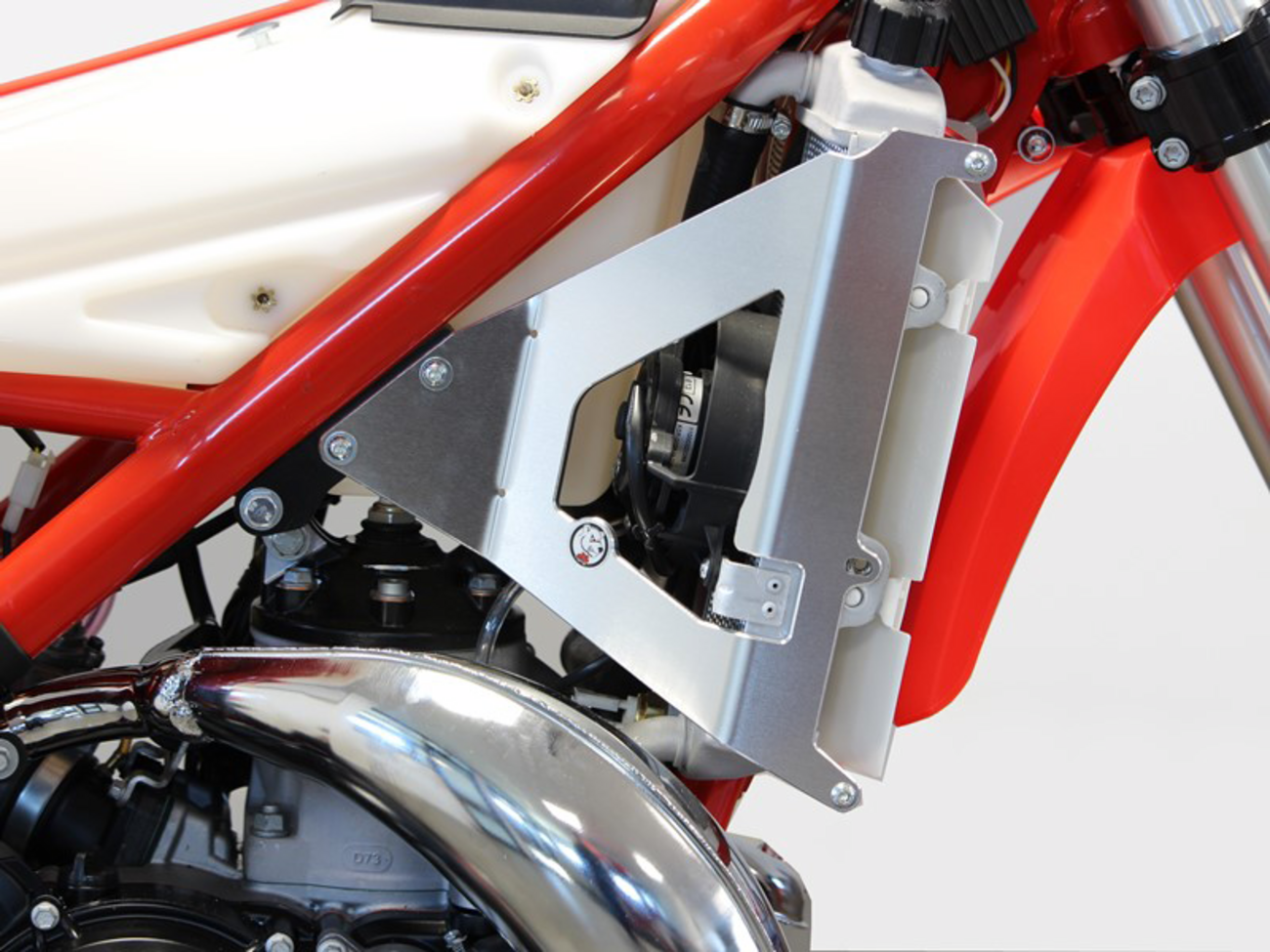 AXP Racing Radiator Braces Beta 250 / 300 Xtrainer 2023-2025
