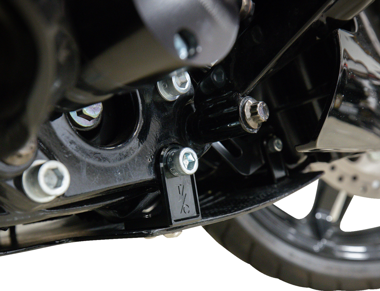 Thrashin supply co. Skid Plate - Carbon Fiber/Forged - With Black Brackets - FLHX/FLTRX 2024-2024 Harley Davidson FLTRX Road Glide / 2024-2024 Harley Davidson FLHX Street Glide