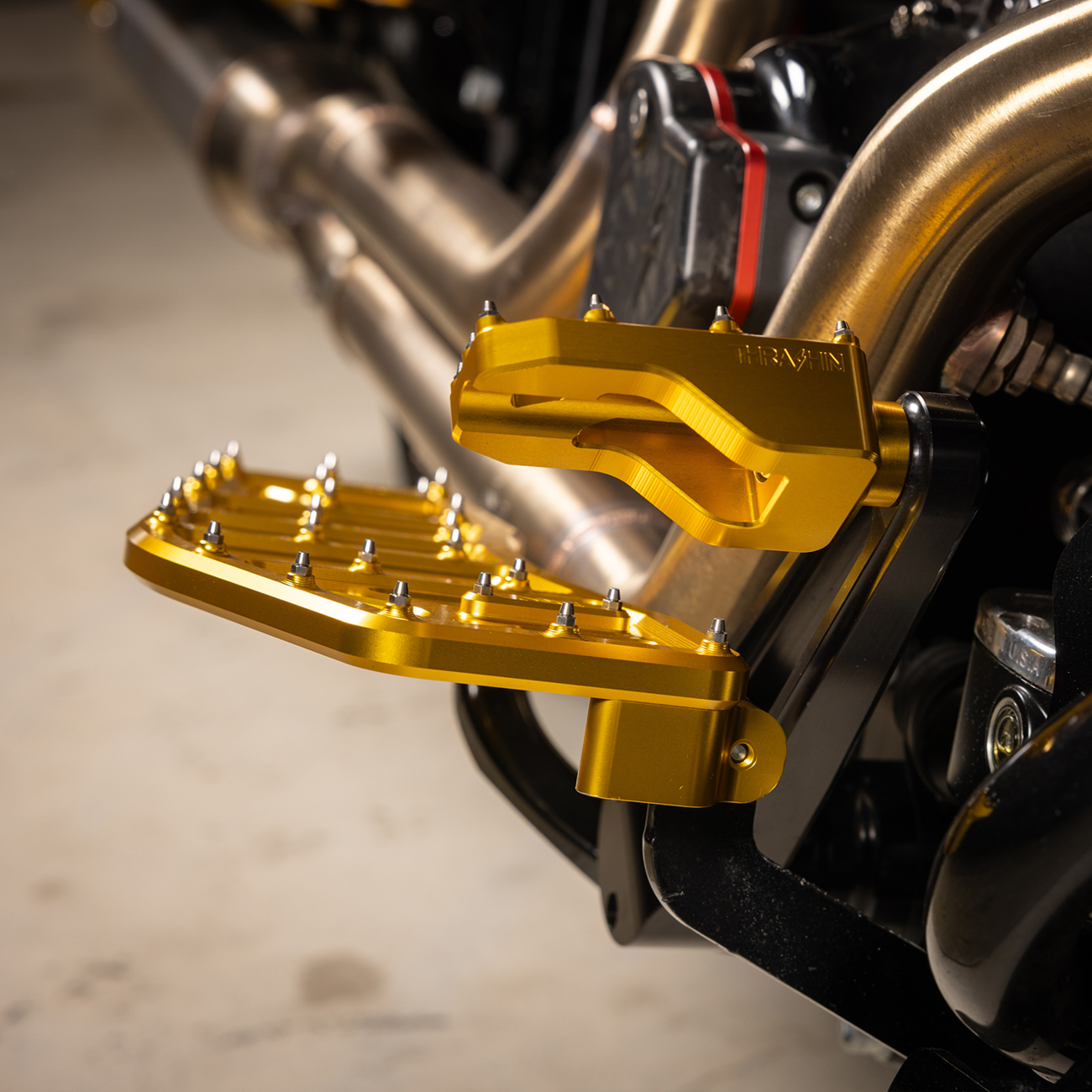 Thrashin supply co. Aggressor Floorboards - Gold Harley Davidson