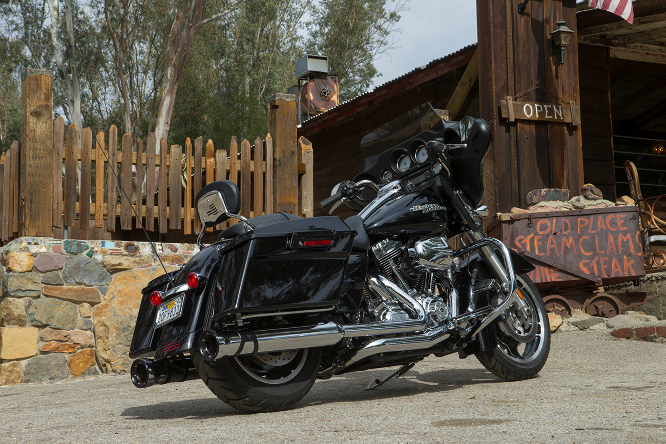 Cobra 4.5" Gen2 NH Slip-On Mufflers for Harley Touring 1999-2016