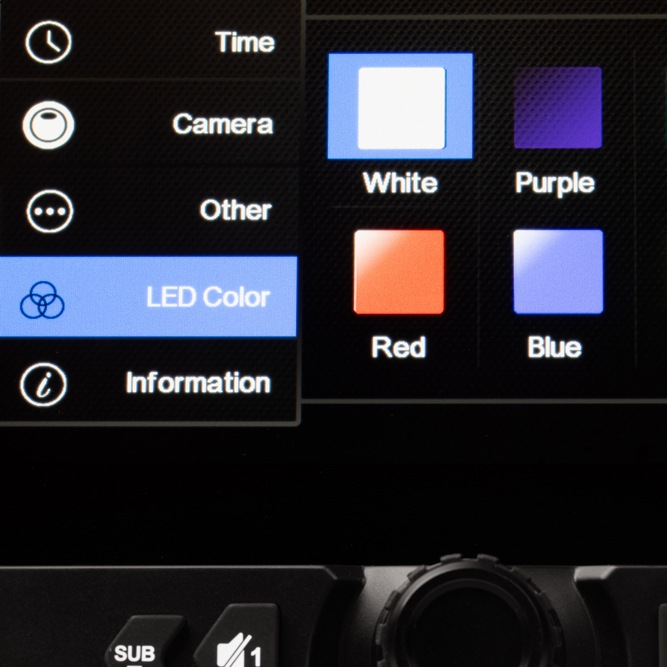 MB QUART Touchscreen Radio