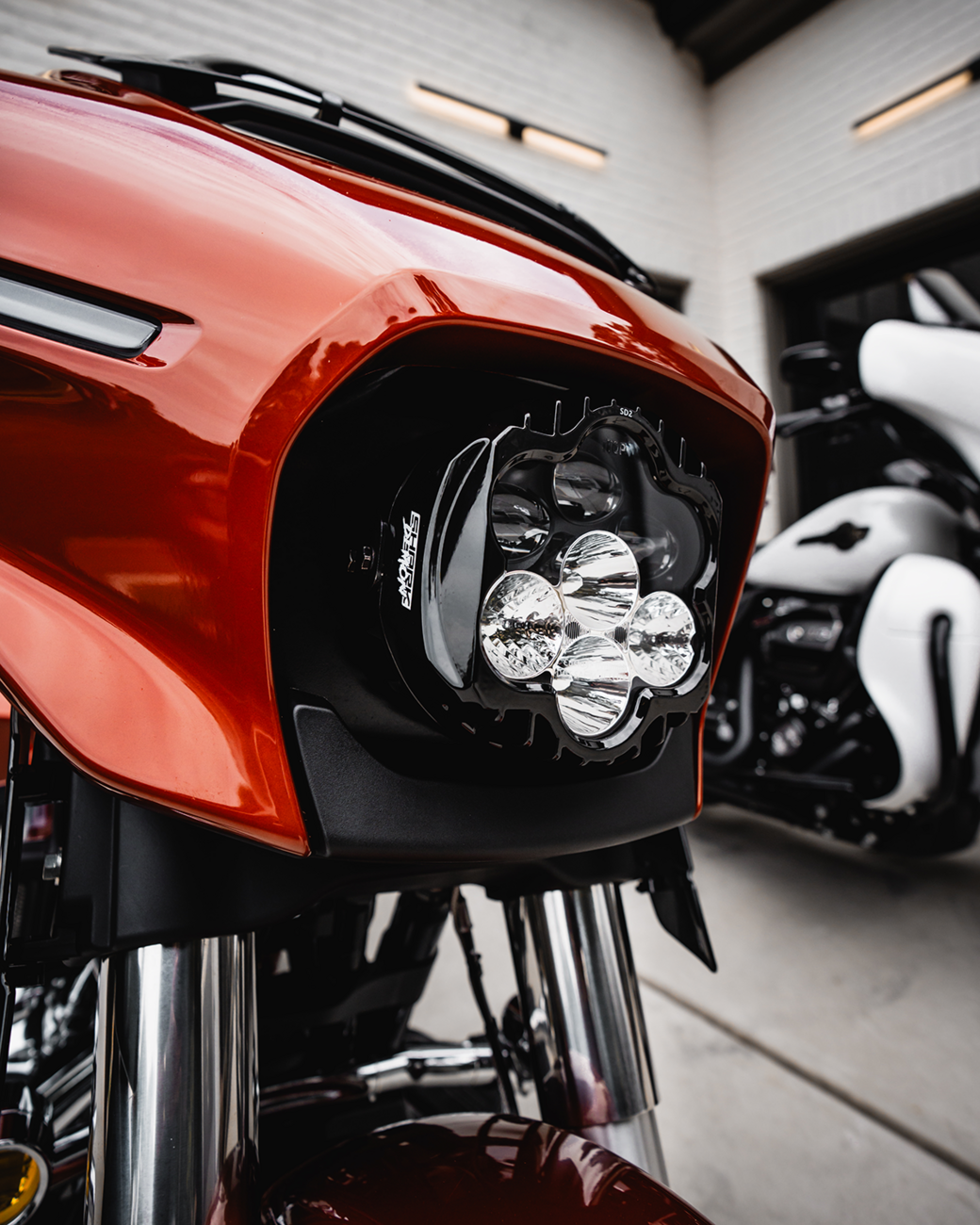 Custom dynamics LED Headlight - Shark Demon® - FLHX/SE Harley Davidson