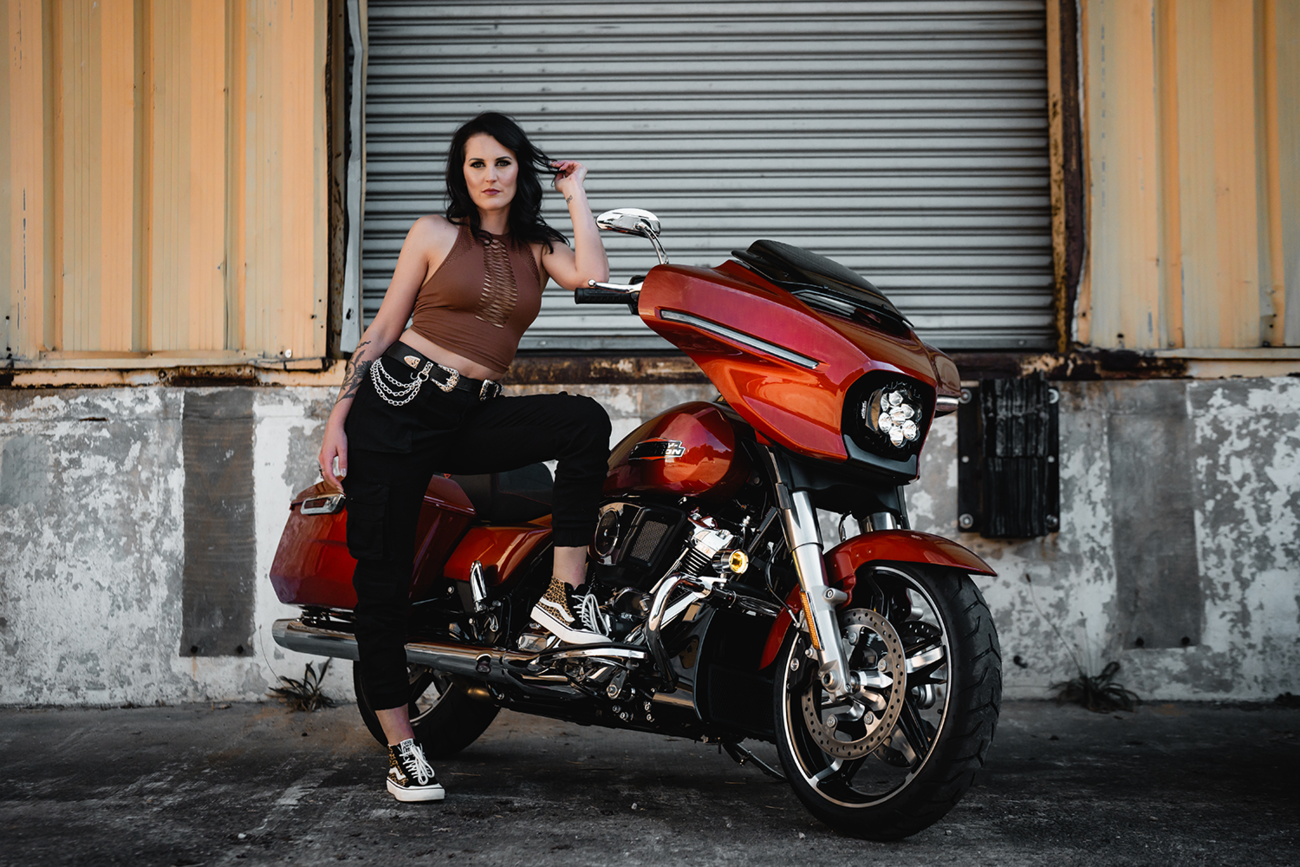 Custom dynamics LED Headlight - Shark Demon® - FLHX/SE Harley Davidson