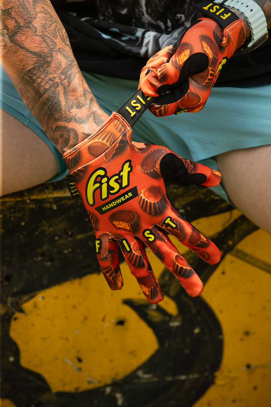 FIST HANDWEAR Strapped 100% Nuts Gloves
