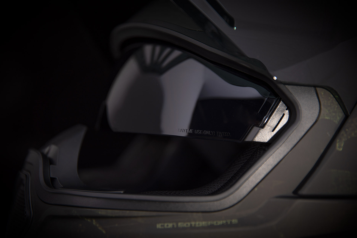Icon Airflite™ Demo MIPS® Helmet