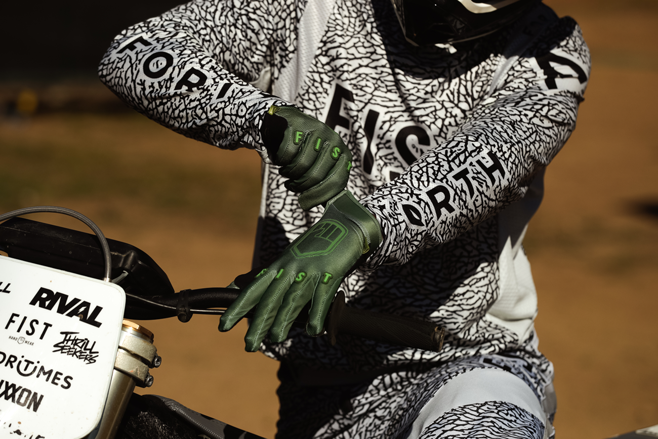 FIST HANDWEAR Strapped Earth Stocker Gloves