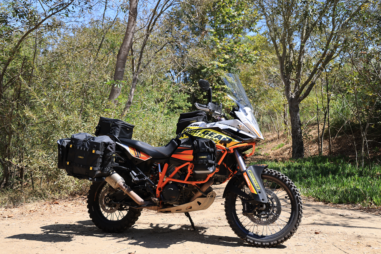 NELSON RIGG Trails End Tail Bag