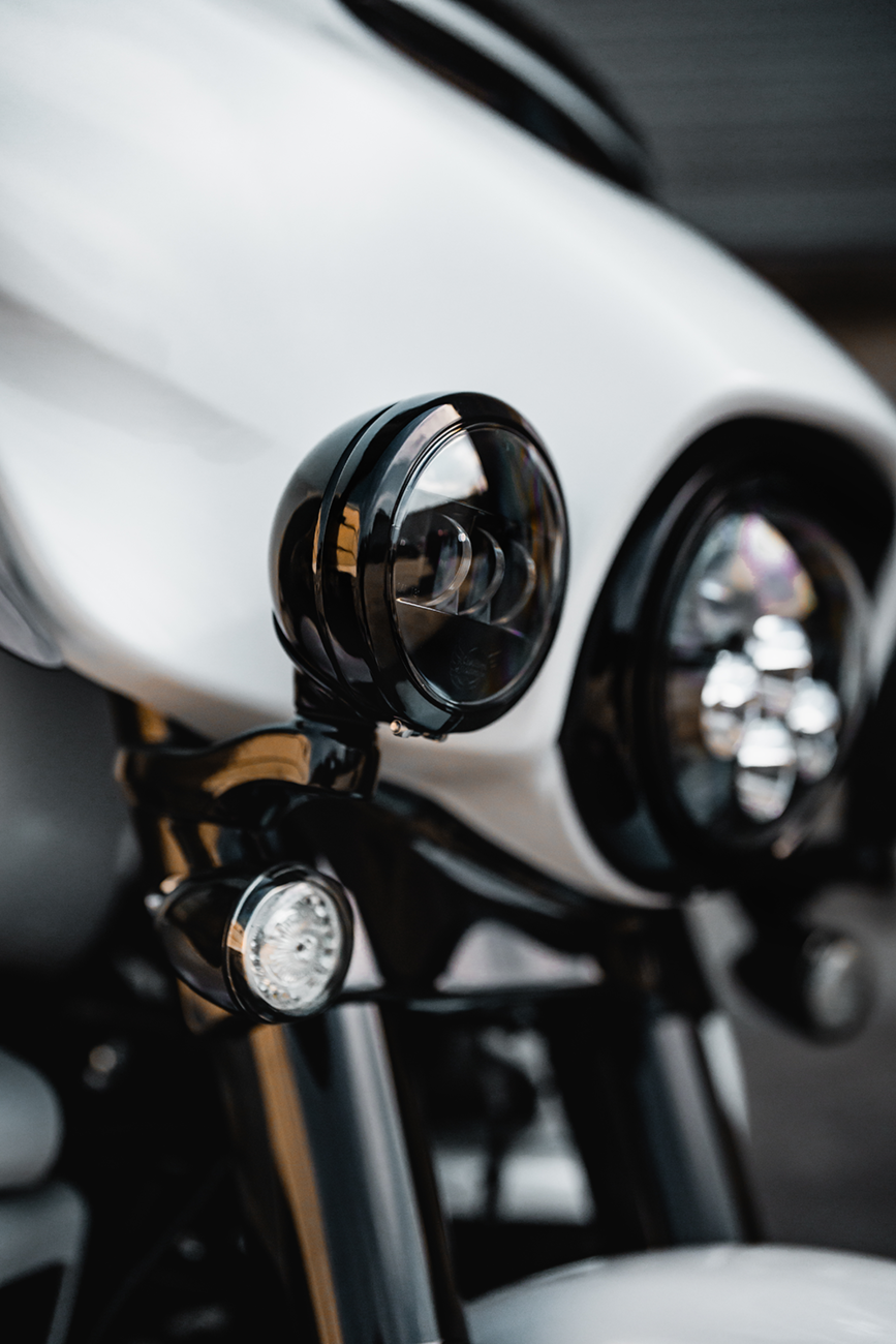 Custom Dynamics 4.5" Halo Passing Lamp For Harley Touring / Softail 2005-2025