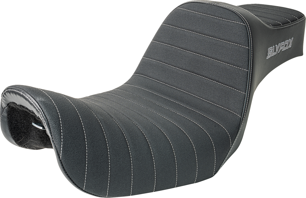 Slyfox Highnoon Seat - Vinyl - Classic Stitch - Silver Logo - FXD '96-'03 Harley Davidson