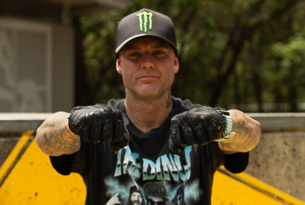 FIST HANDWEAR Strapped Smash Forth Gloves