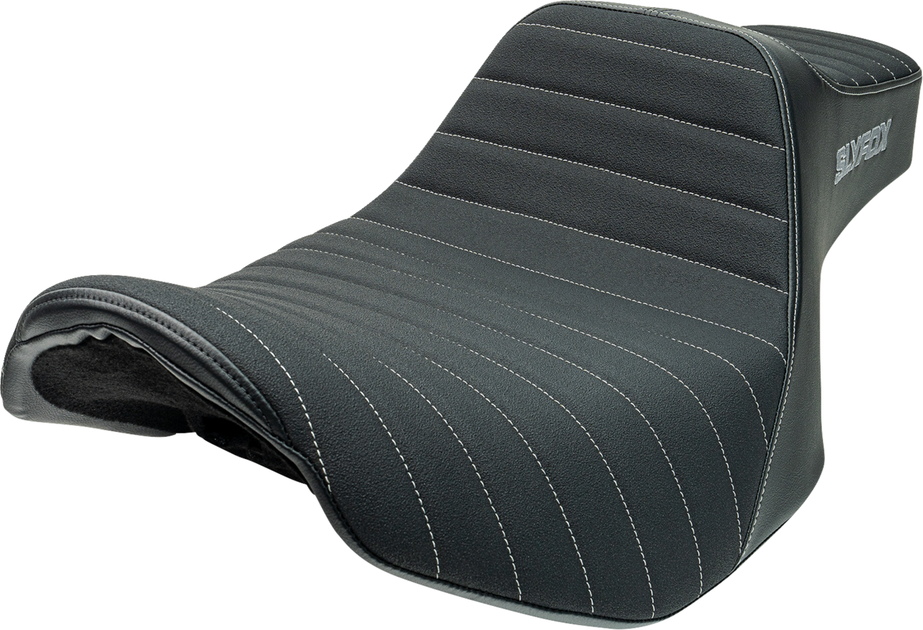Slyfox High Noon Seat - Vinyl - Classic Stitch - Gray Logo - FLH/FLT '23-'24 Harley Davidson