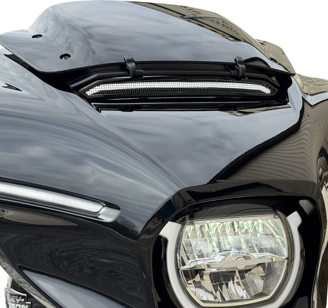 CUSTOM DYNAMICS Windshield Trim