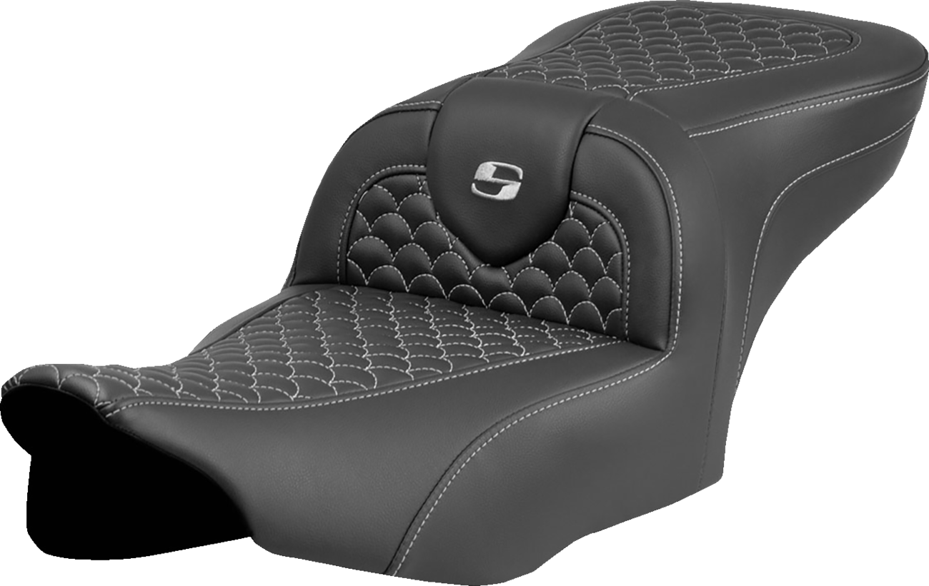 Saddlemen Roadsofa™ Seat - Dragon Scale Stitch - Silver Stitch - w/o Backrest - FLTR/FLHX '23-'24 Harley Davidson