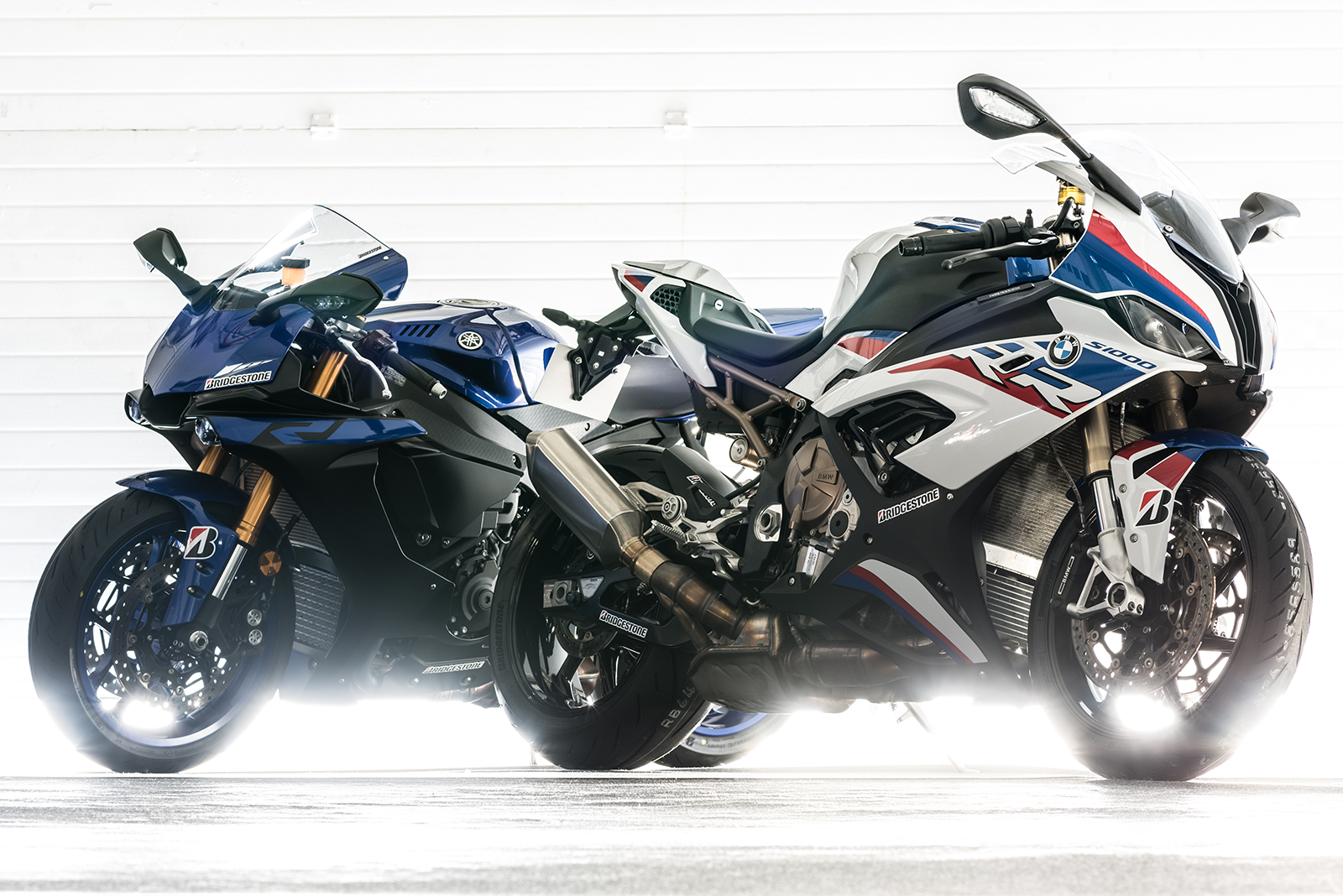 BRIDGESTONE Battlax S22 Hypersport Tire