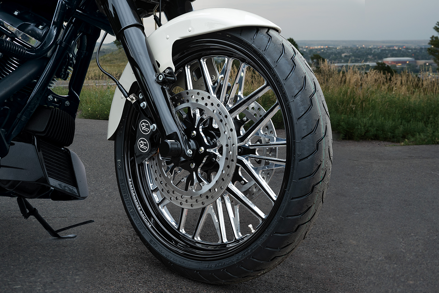 Performance machine (pm) Wheel - Nivis - Front - Dual Disc/without ABS - Black/Contrast Cut Platinum - 21x3.5 Harley Davidson