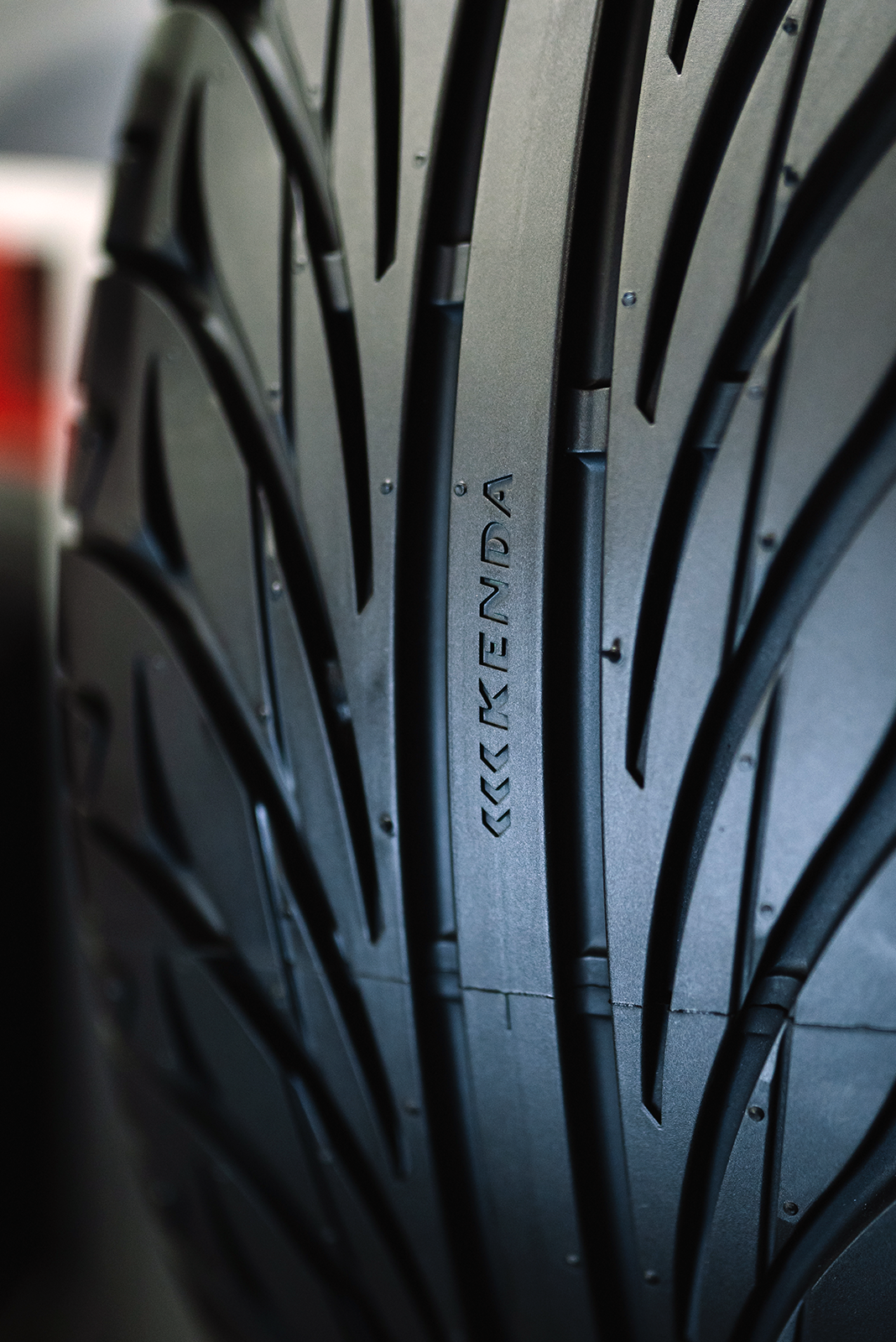 Kanine Tire